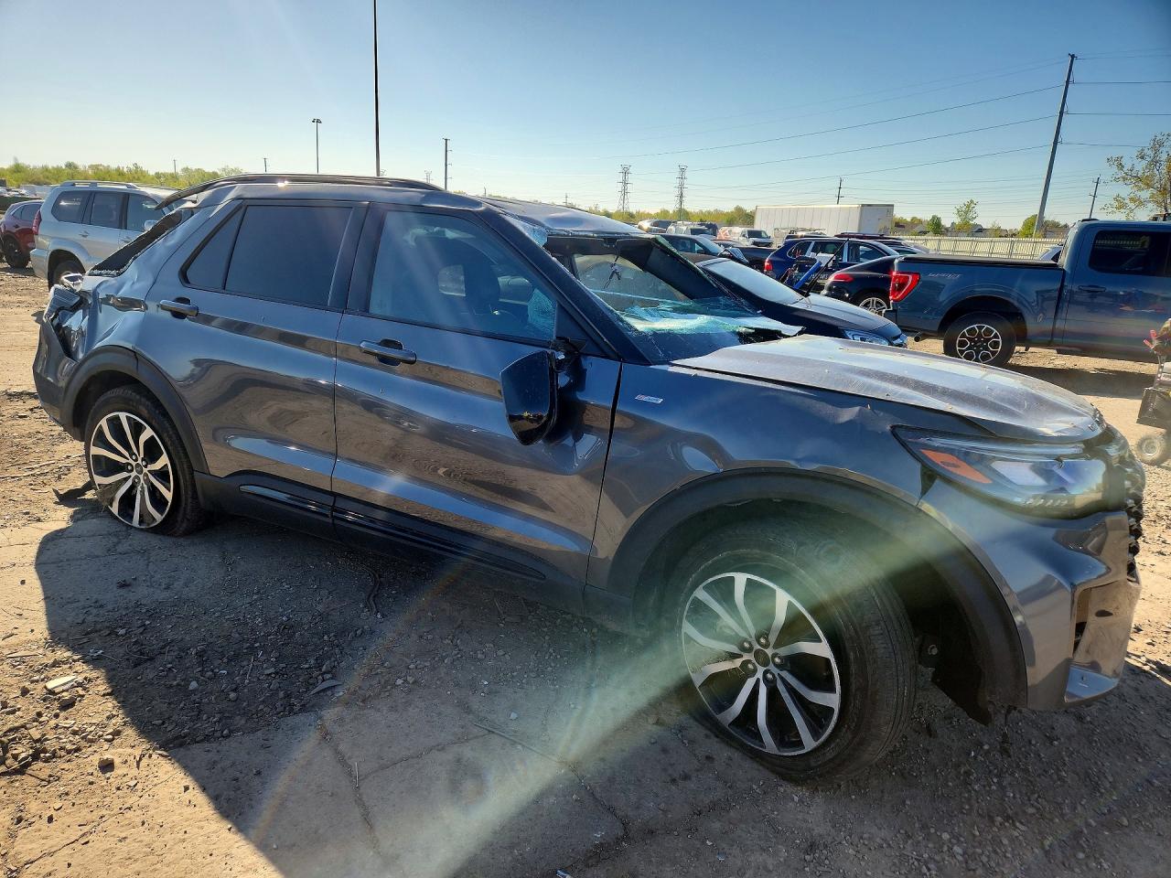 FORD EXPLORER 2025 — 5