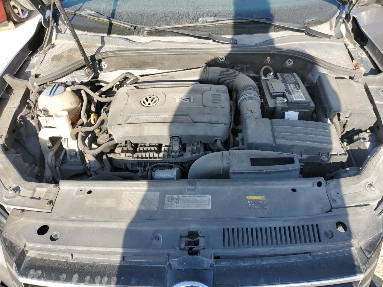 VOLKSWAGEN PASSAT 2015 — 12