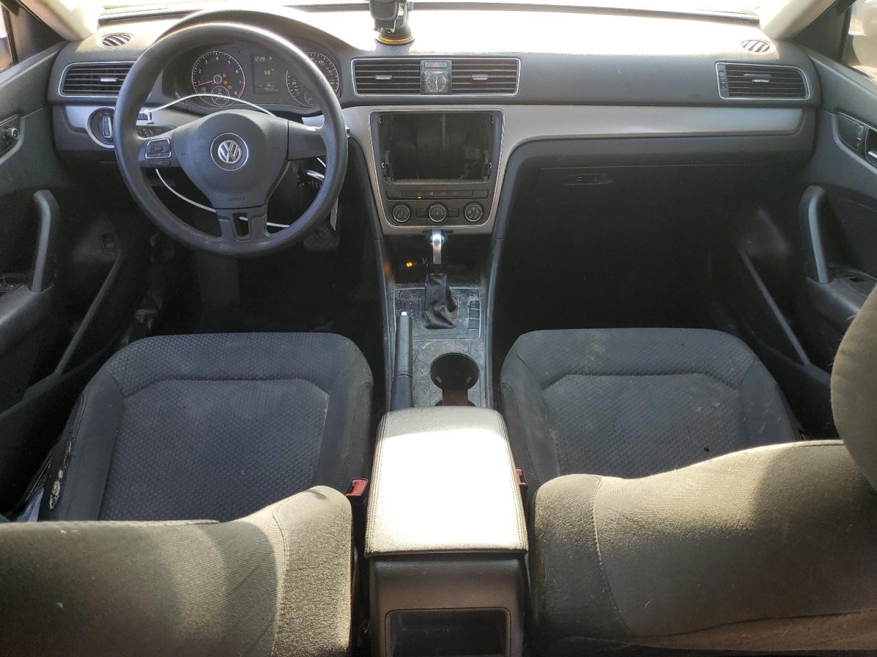 VOLKSWAGEN PASSAT 2015 — 9