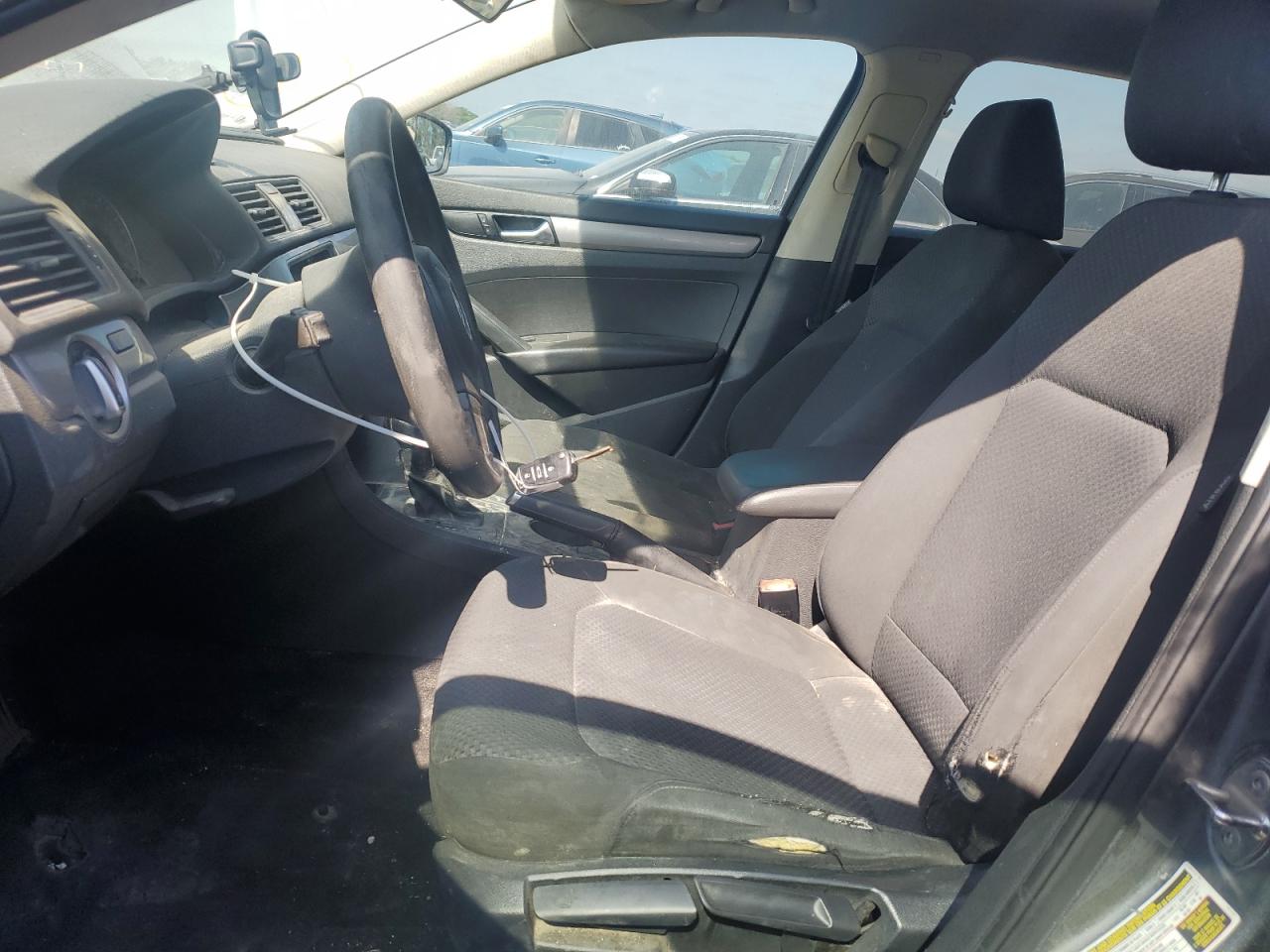 VOLKSWAGEN PASSAT 2015 — 8