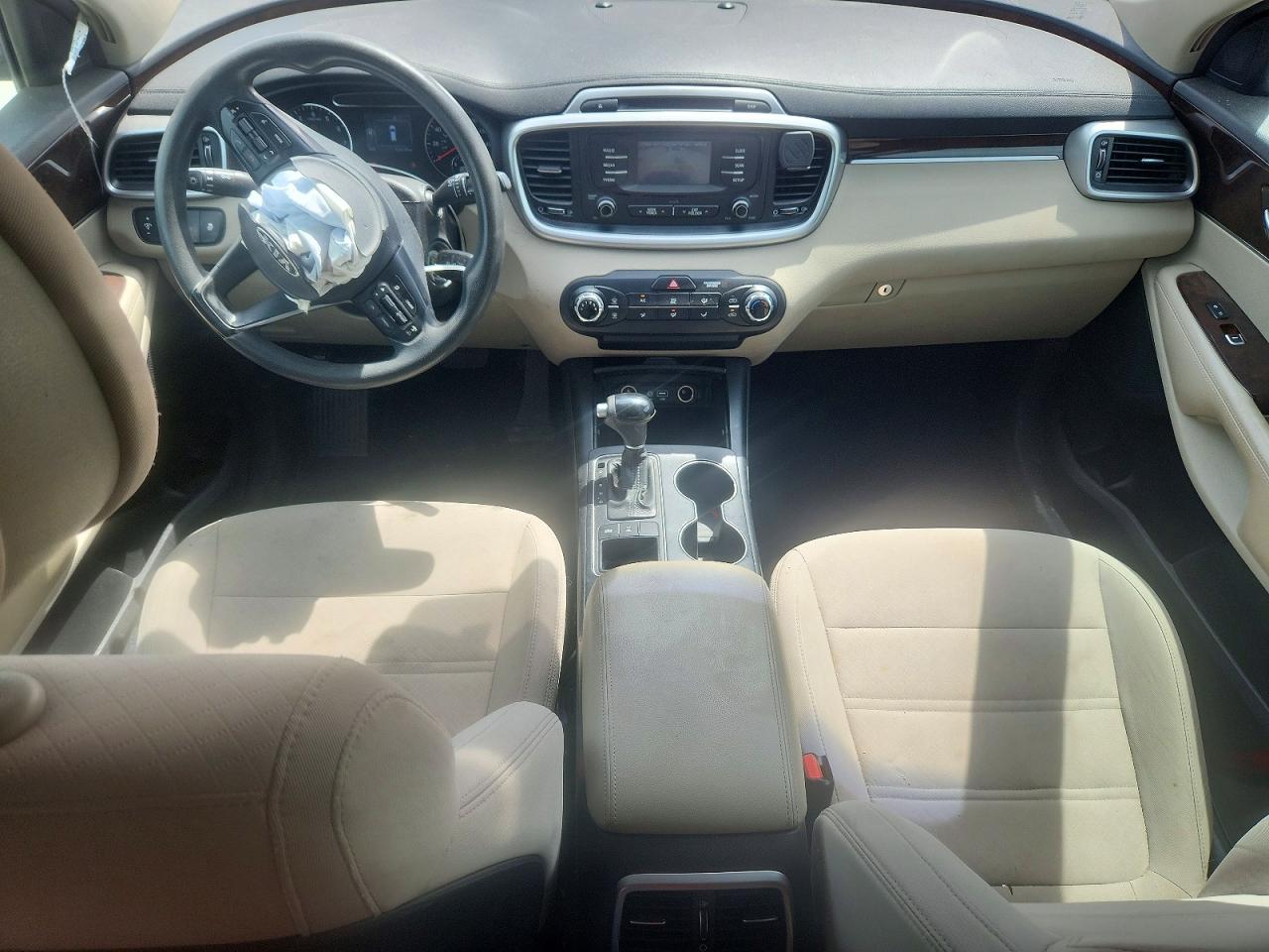 KIA SORENTO 2016 — 9