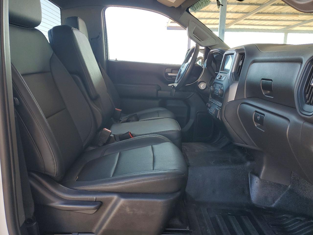 CHEVROLET SILVERADO 2021 — 10