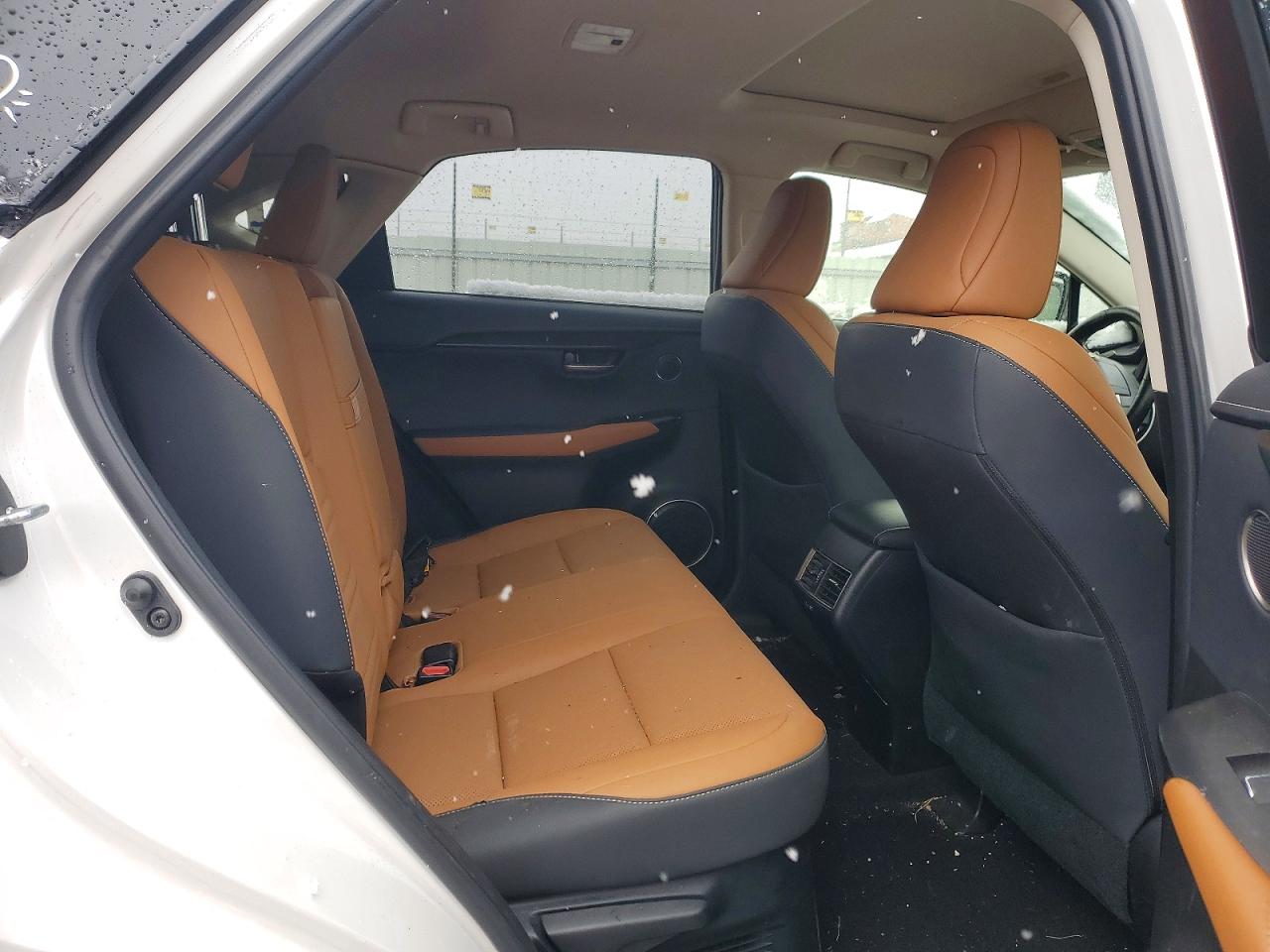 LEXUS NX 300 2021 — 11