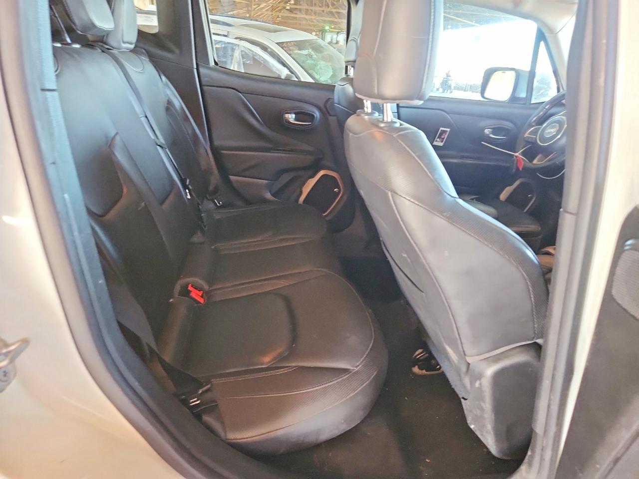 JEEP RENEGADE 2016 — 11