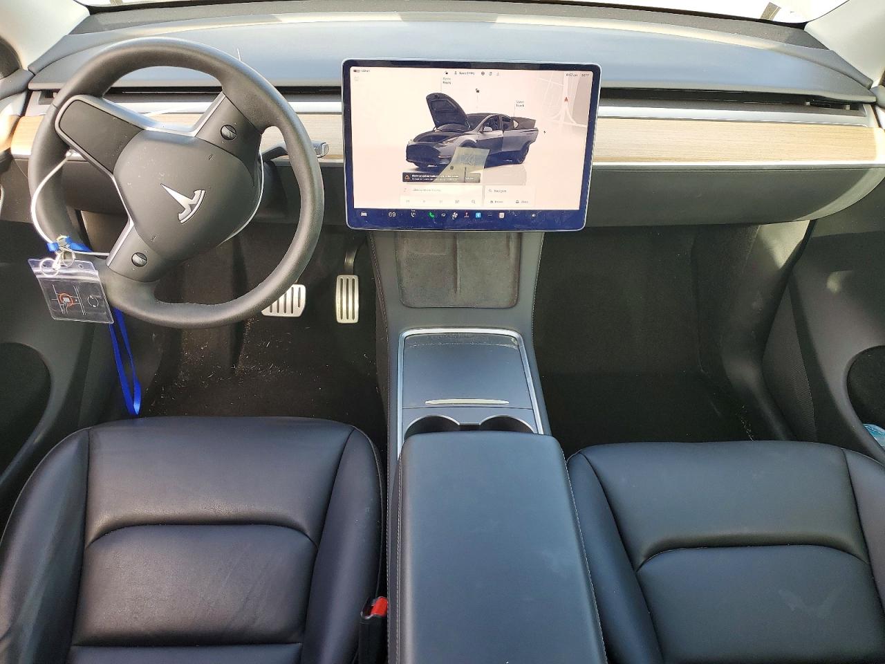 TESLA MODEL Y 2022 — 8