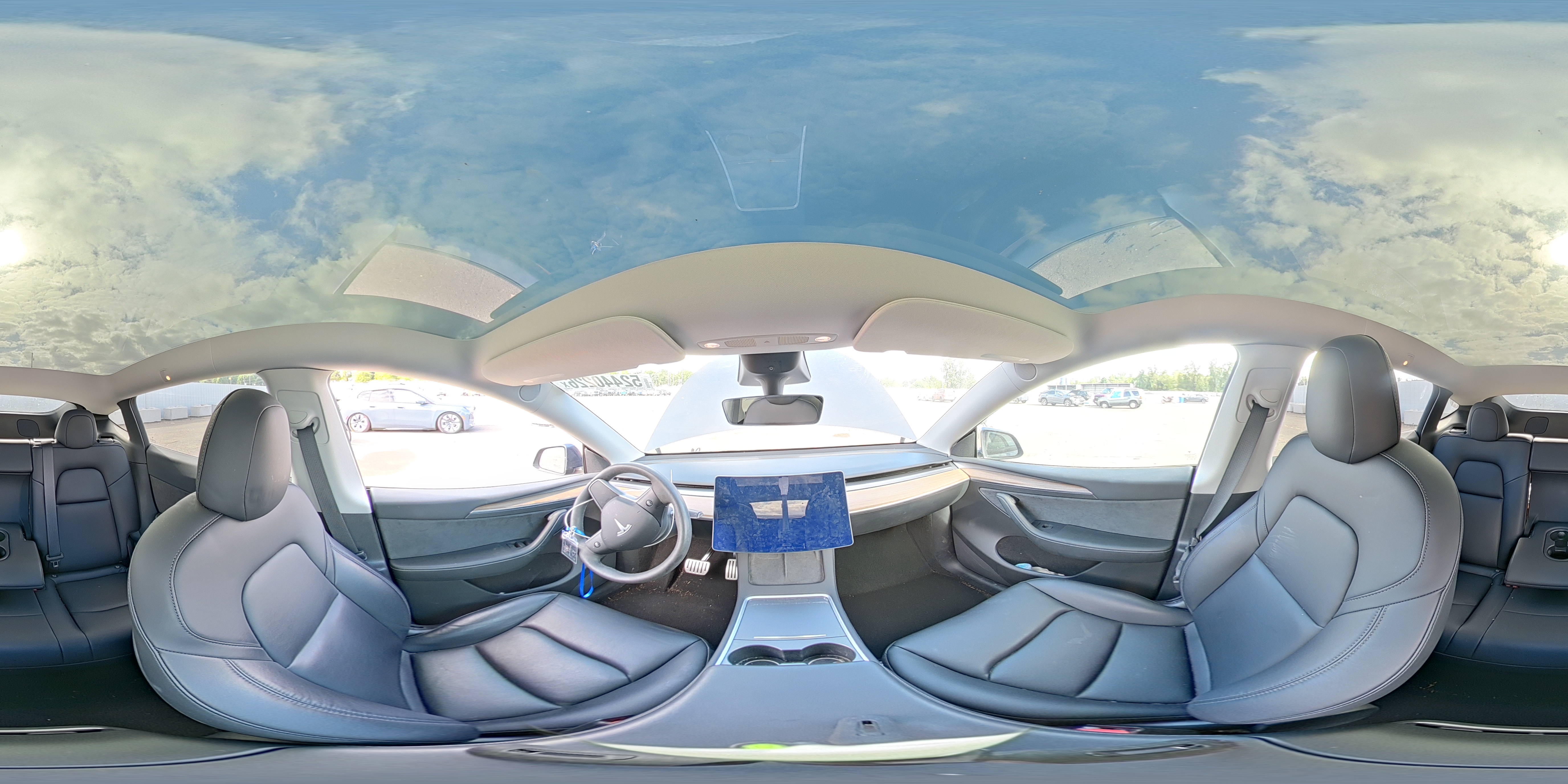 TESLA MODEL Y 2022 — 13