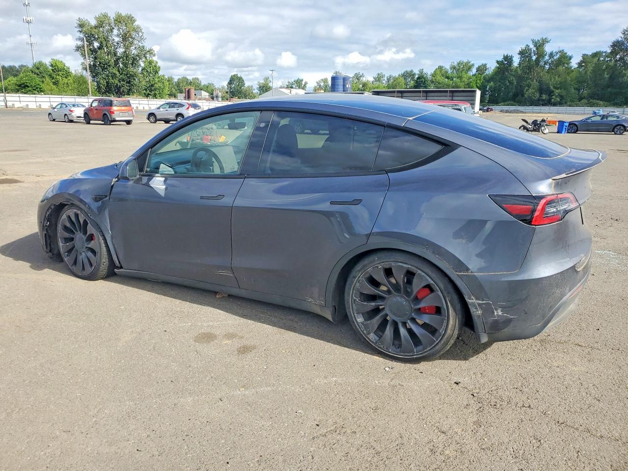 TESLA MODEL Y 2022 — 2