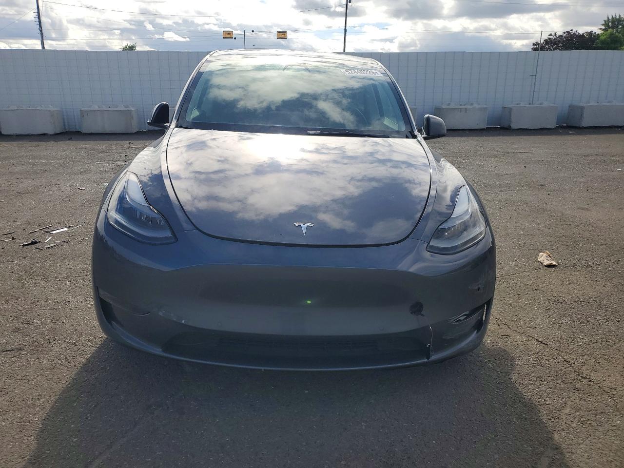 TESLA MODEL Y 2022 — 5