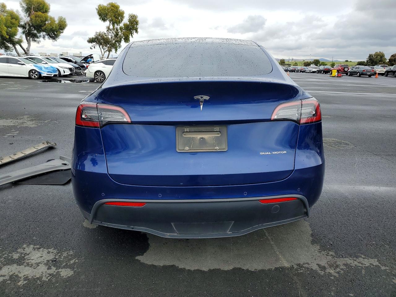TESLA MODEL Y 2021 — 6