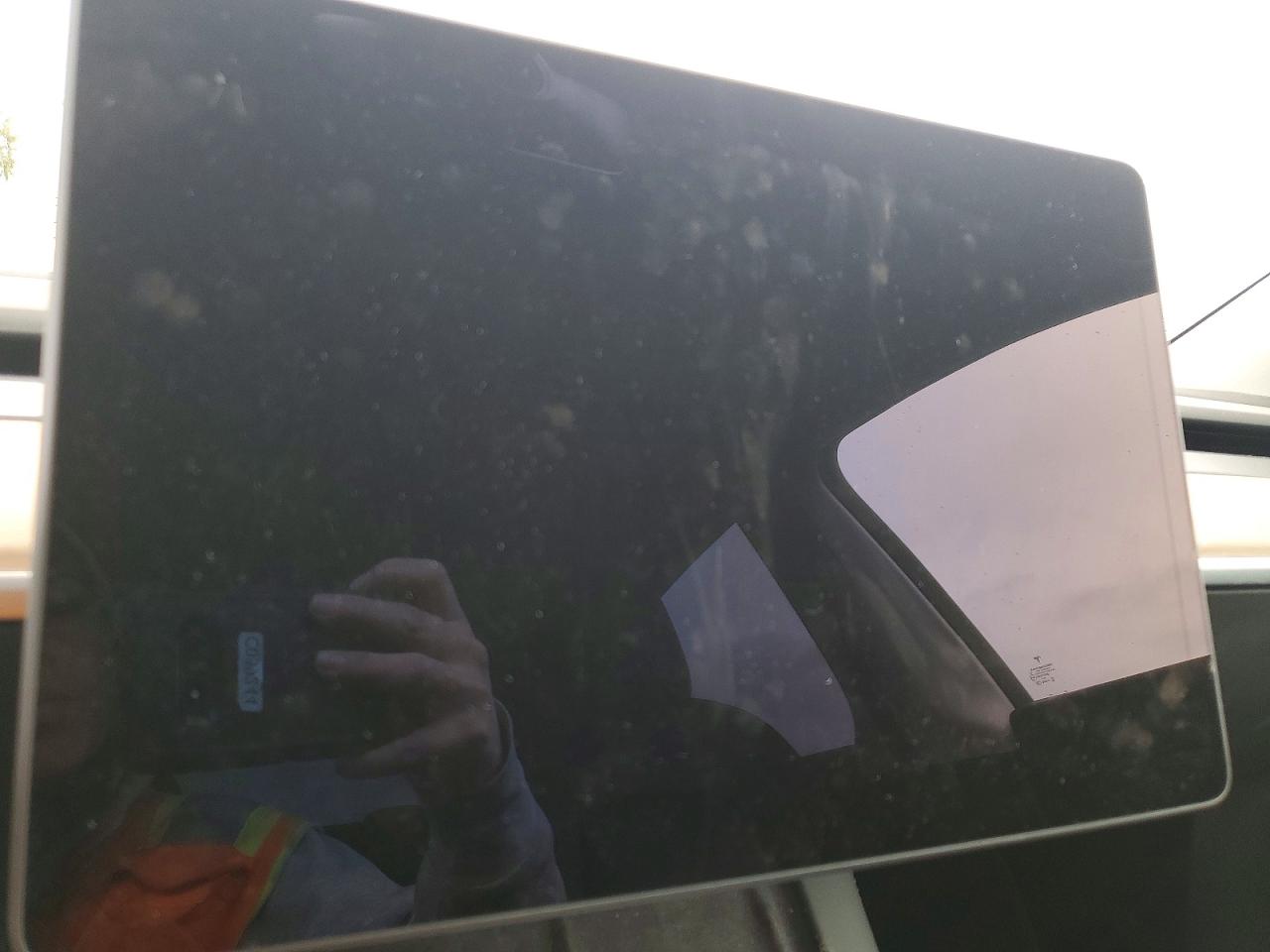 TESLA MODEL Y 2021 — 9