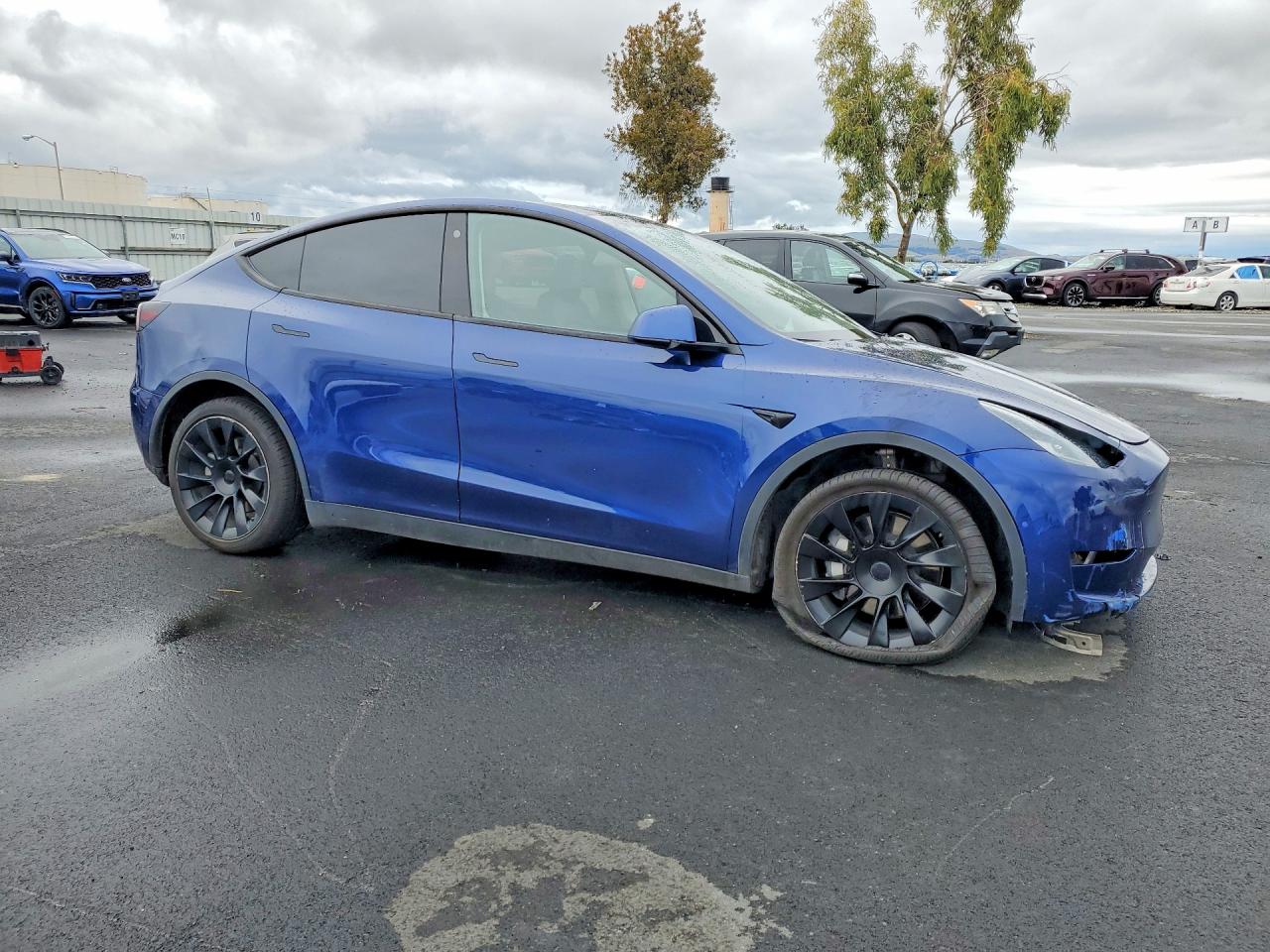 TESLA MODEL Y 2021 — 4