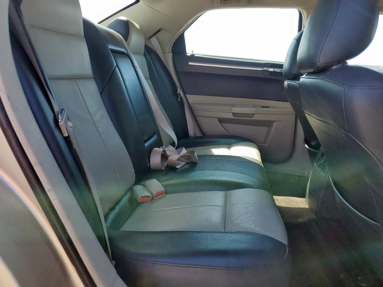 CHRYSLER 300 2007 — 10