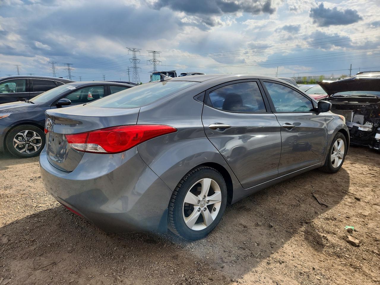 HYUNDAI ELANTRA 2013 — 3