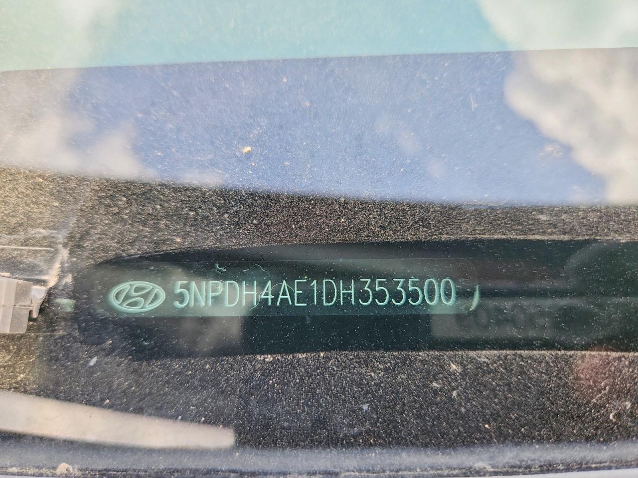 HYUNDAI ELANTRA 2013 — 12