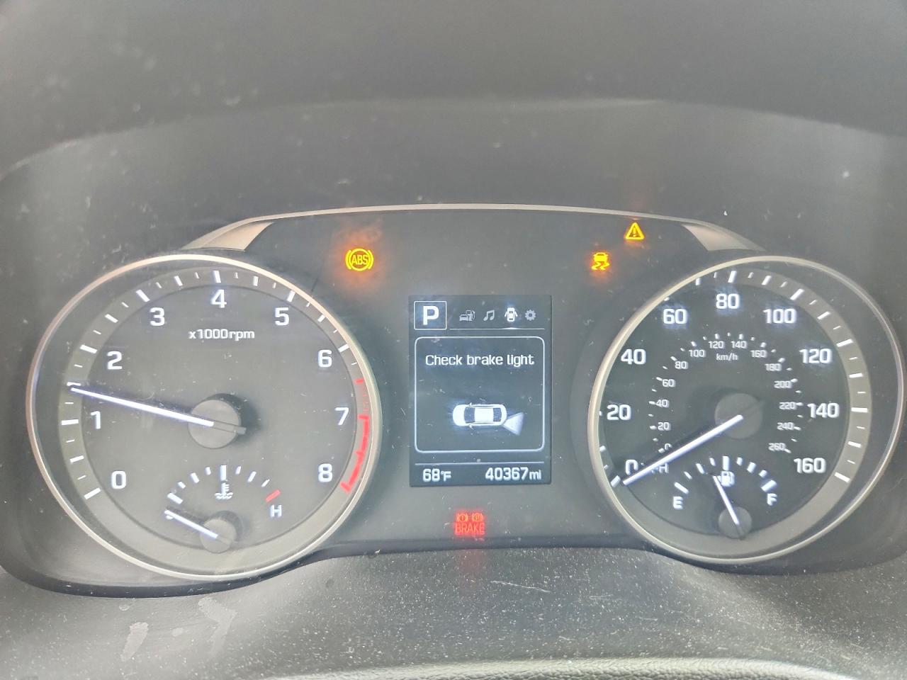 HYUNDAI ELANTRA 2018 — 9