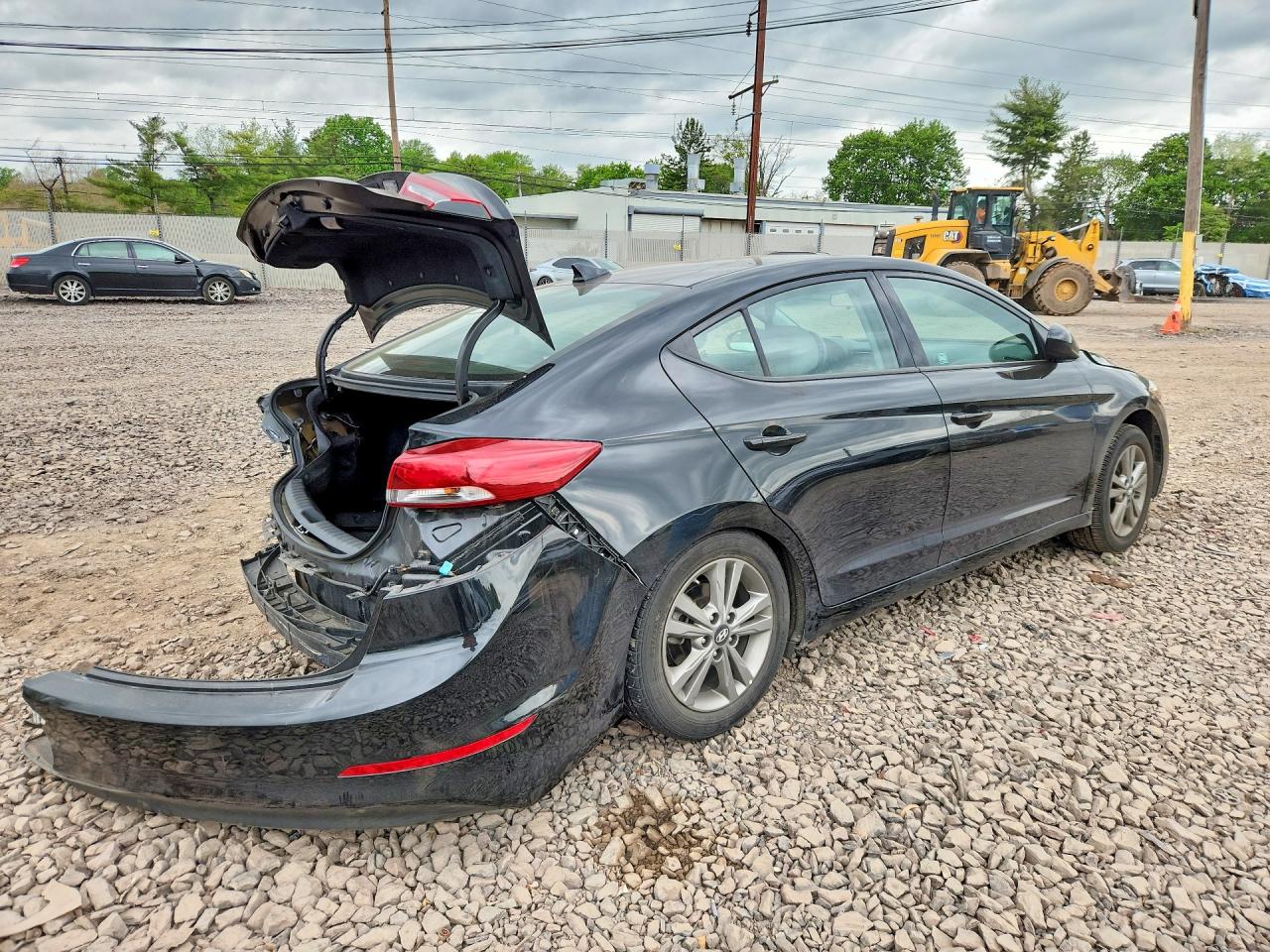 HYUNDAI ELANTRA 2018 — 3