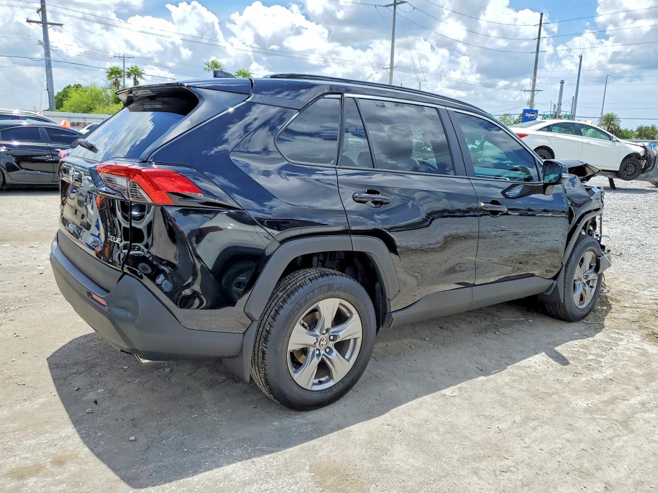 TOYOTA RAV4 2025 — 3