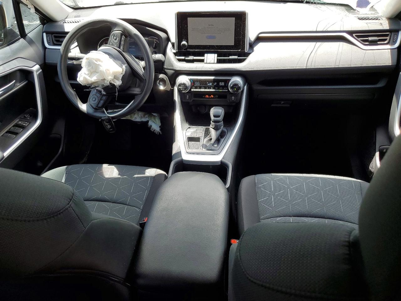 TOYOTA RAV4 2025 — 8