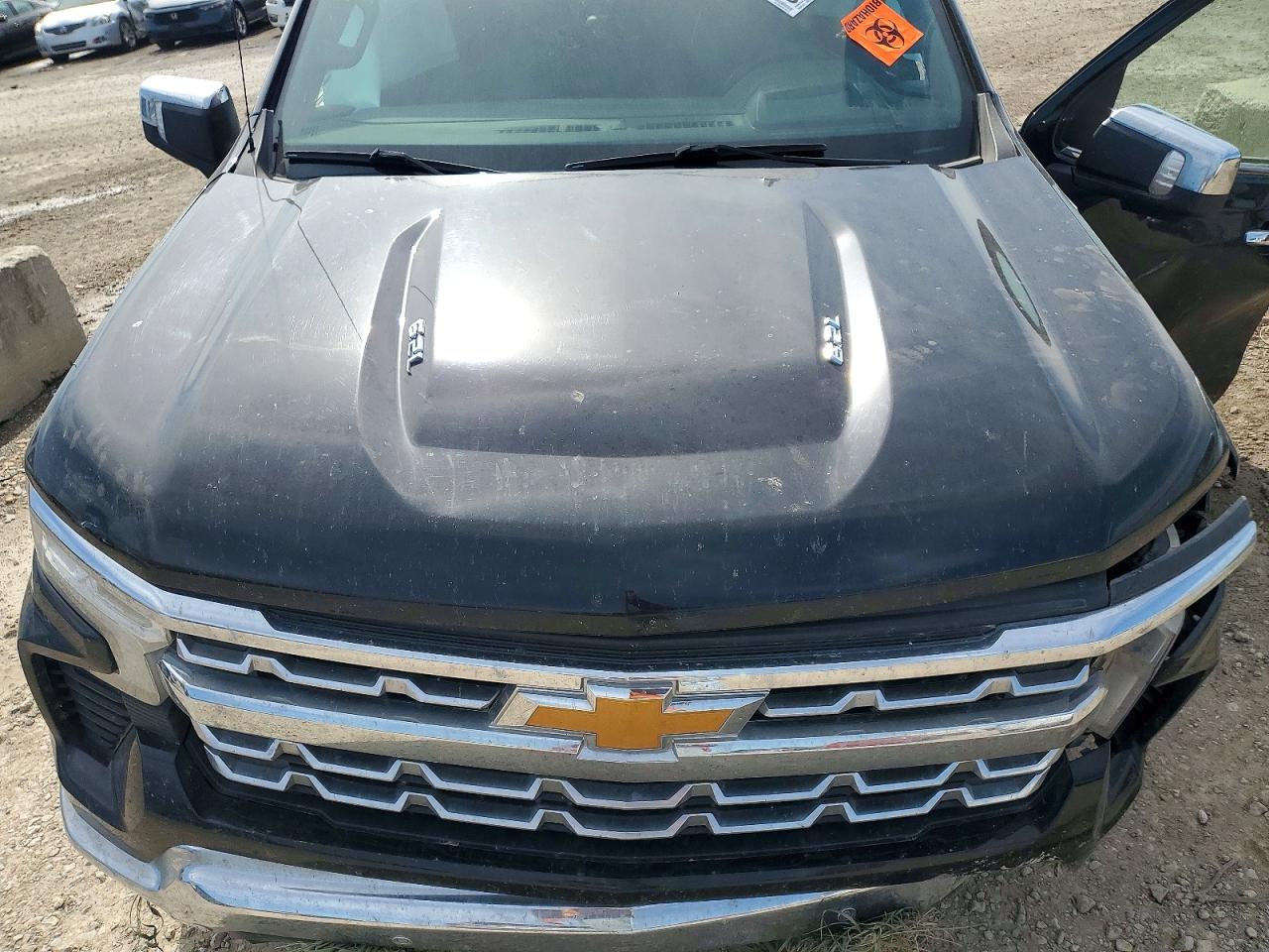 CHEVROLET SILVERADO 2024 — 11