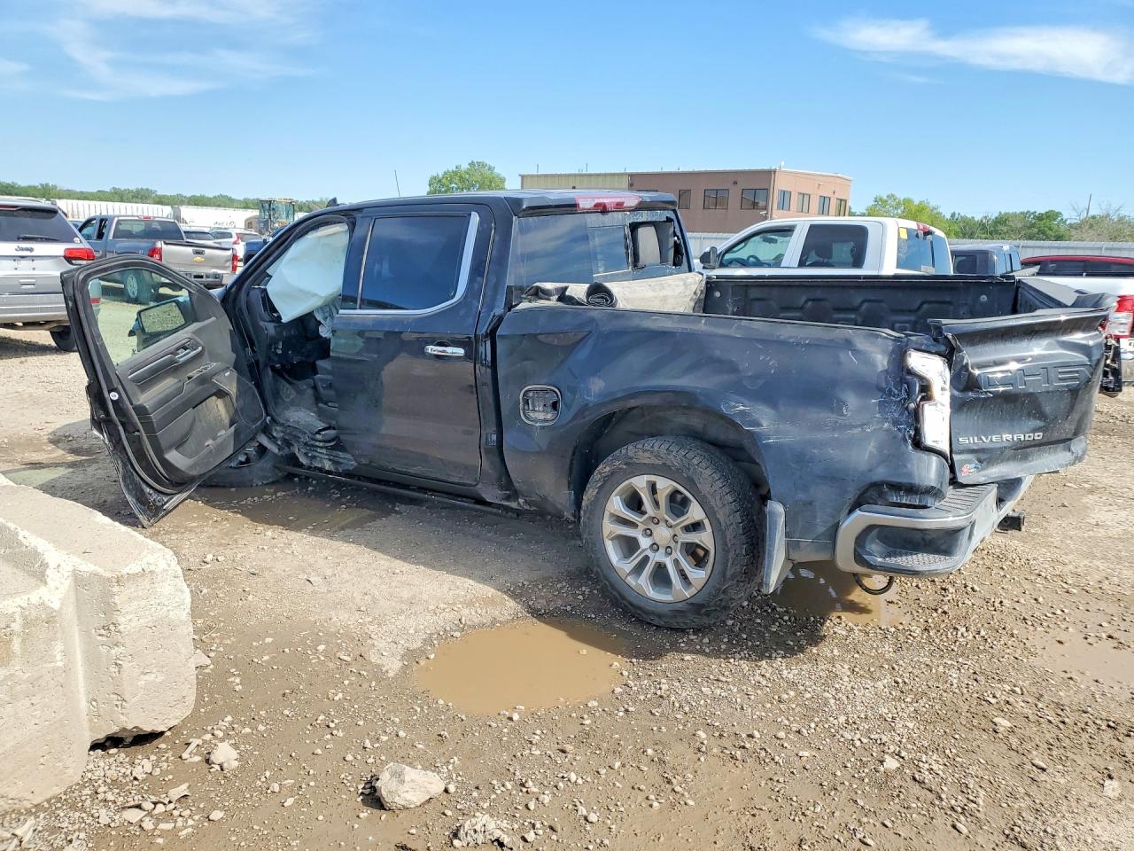 CHEVROLET SILVERADO 2024 — 2