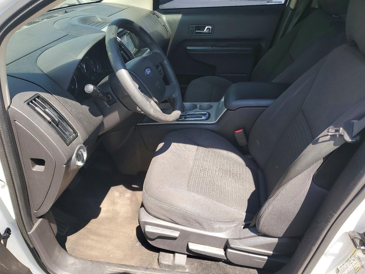 FORD EDGE 2010 — 7
