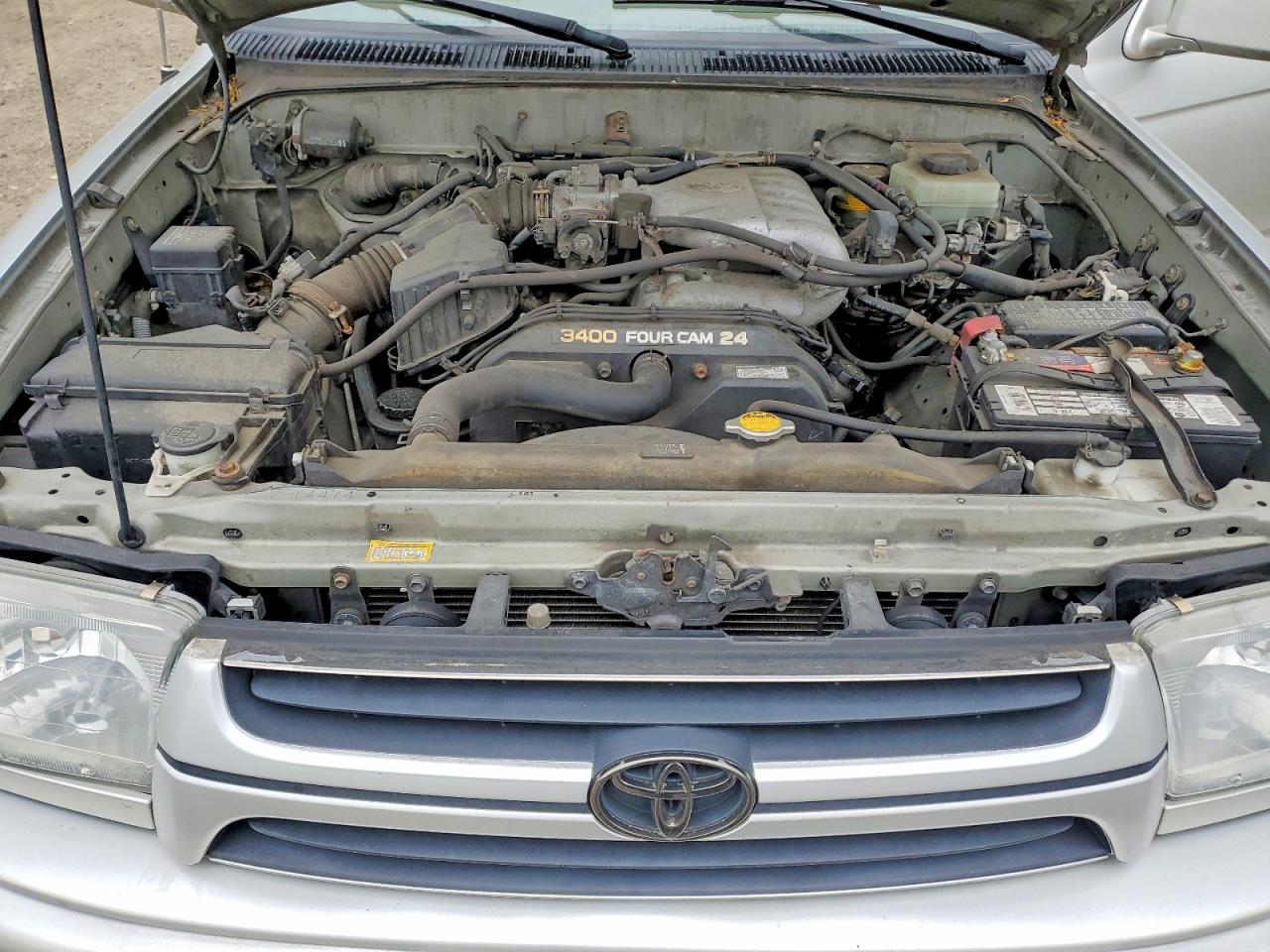 TOYOTA 4RUNNER 2001 — 12