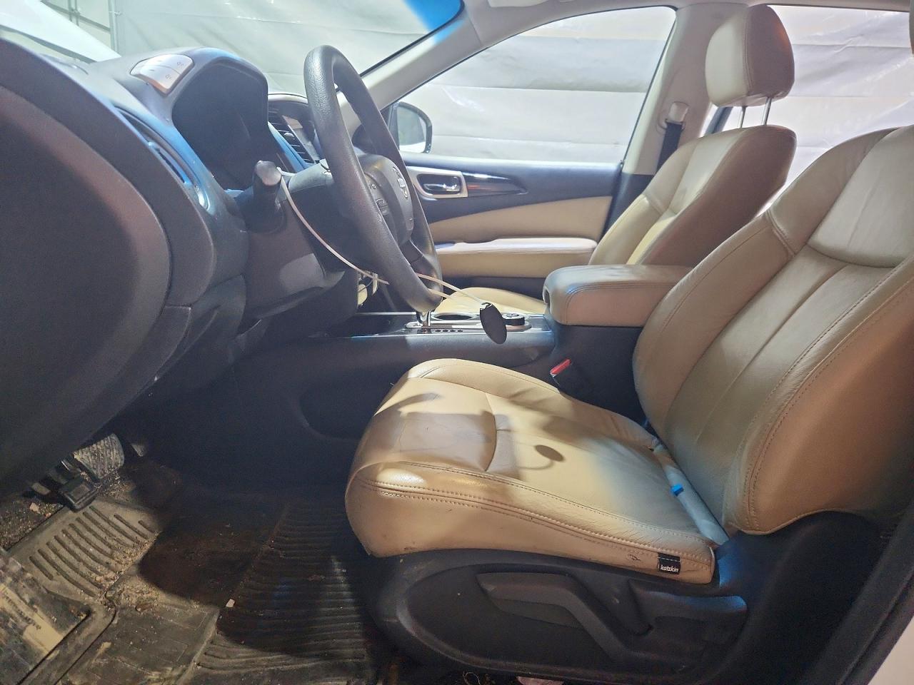 NISSAN PATHFINDER 2015 — 7
