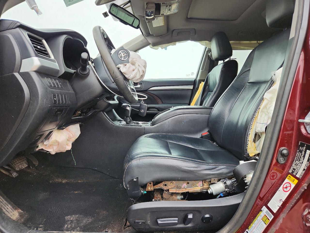 TOYOTA HIGHLANDER 2015 — 7