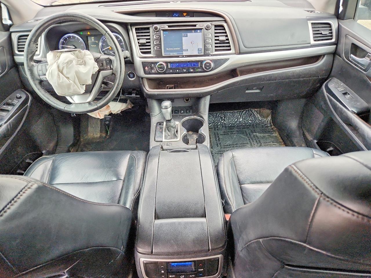TOYOTA HIGHLANDER 2015 — 8