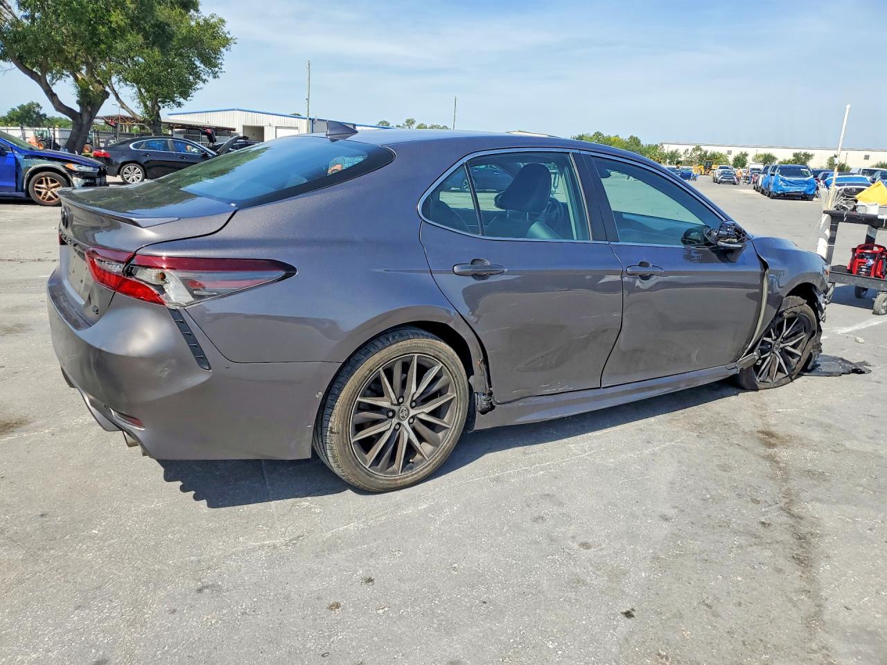 TOYOTA CAMRY 2023 — 3