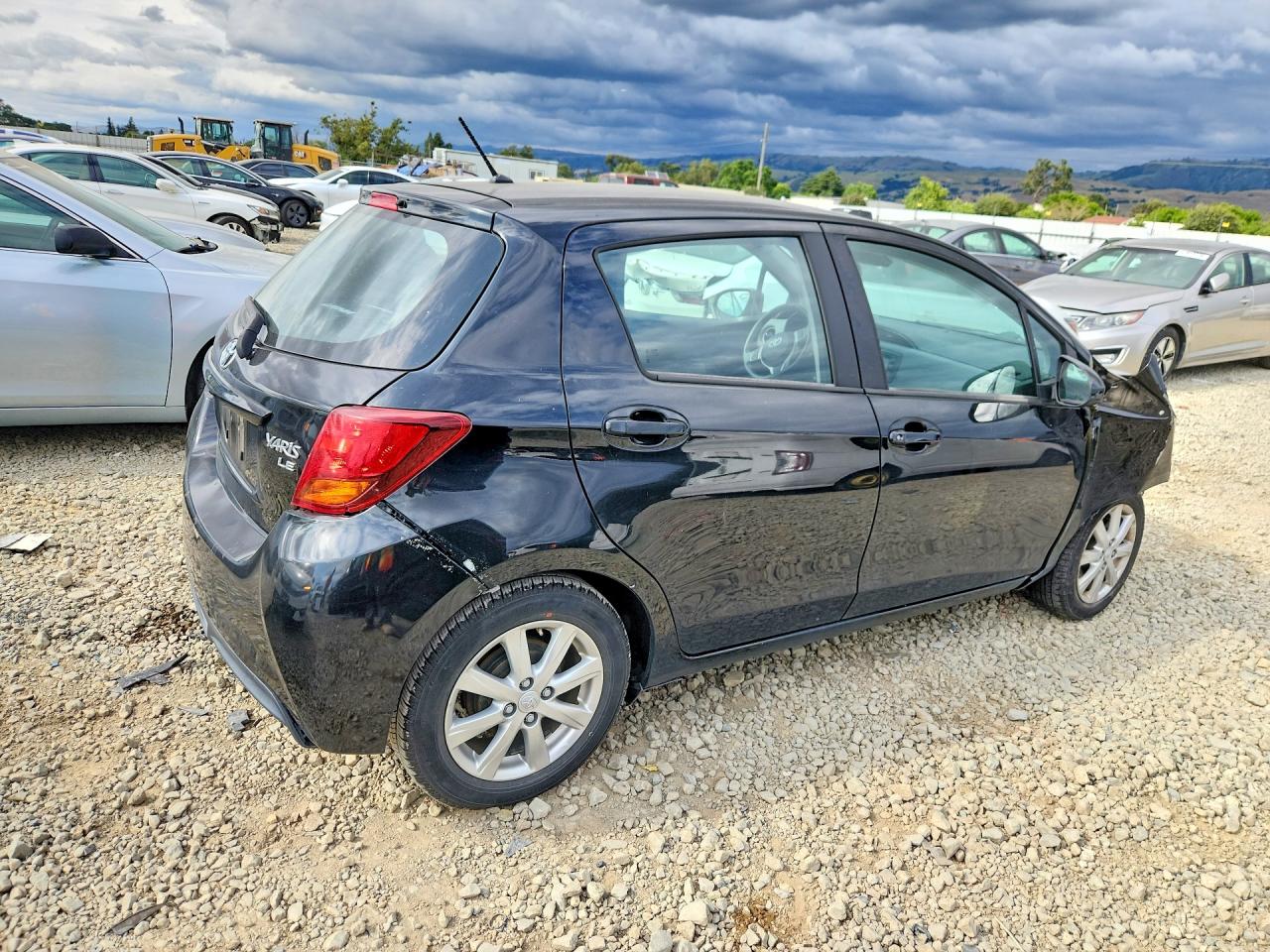 TOYOTA YARIS 2017 — 3