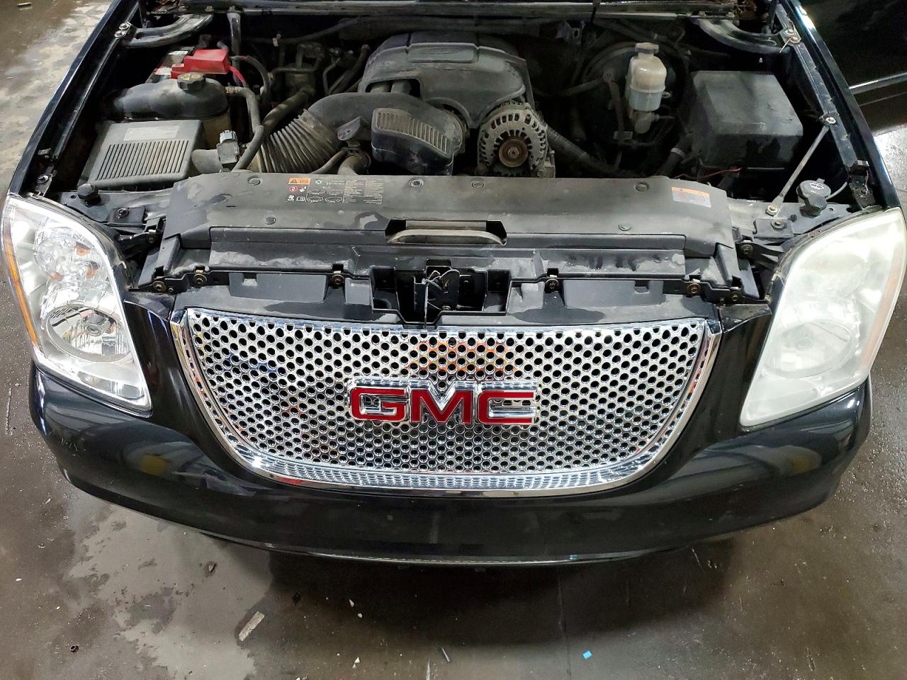 GMC YUKON XL 2011 — 12