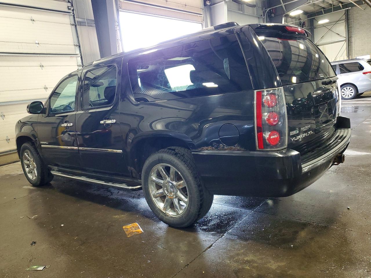GMC YUKON XL 2011 — 2