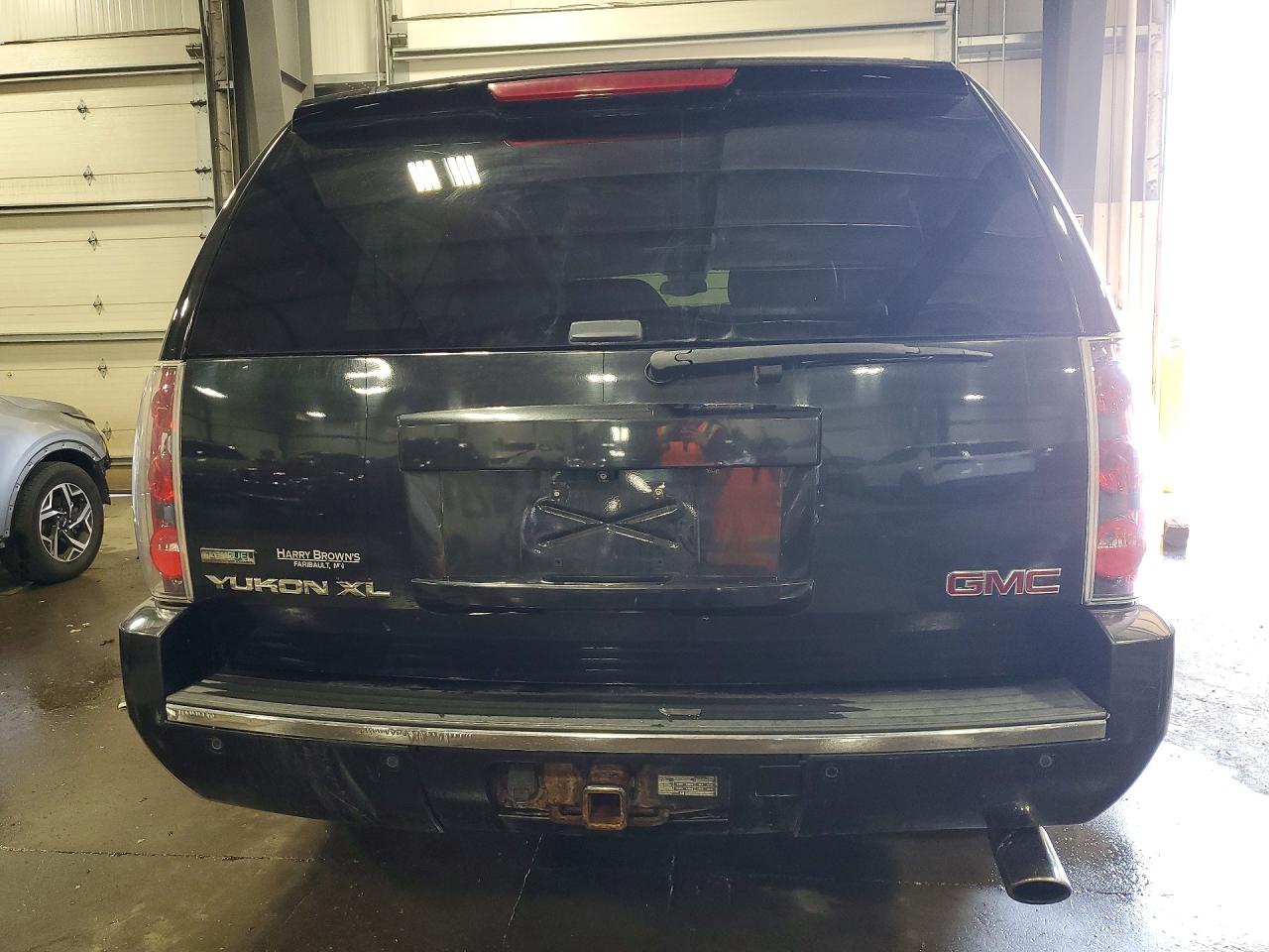 GMC YUKON XL 2011 — 6