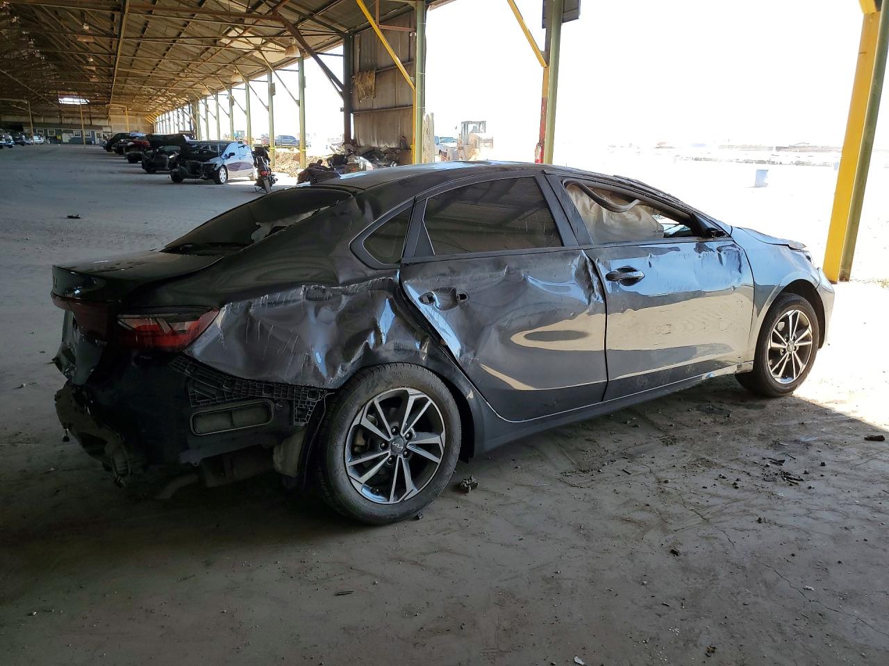 KIA FORTE 2023 — 3