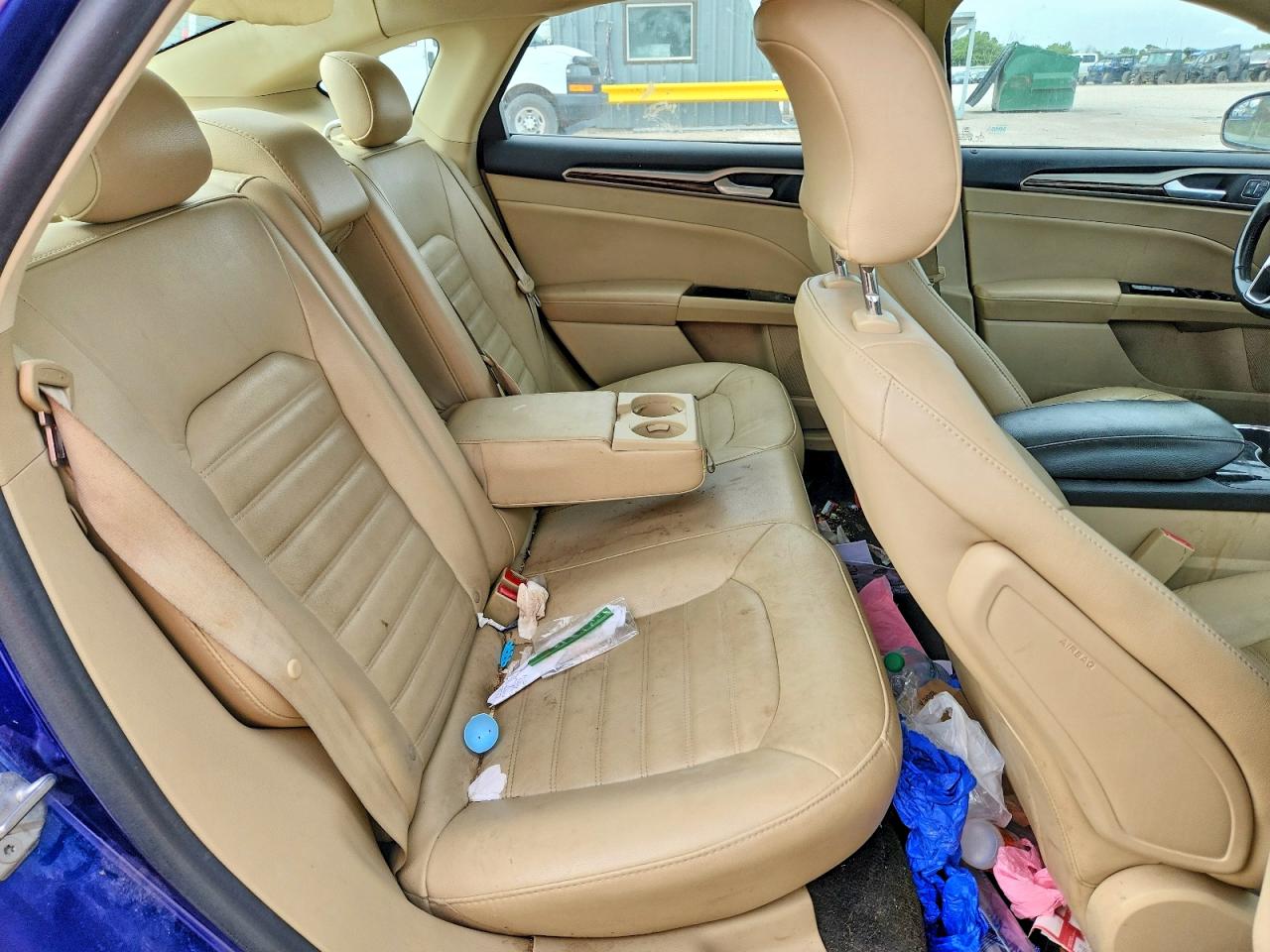 FORD FUSION 2016 — 10