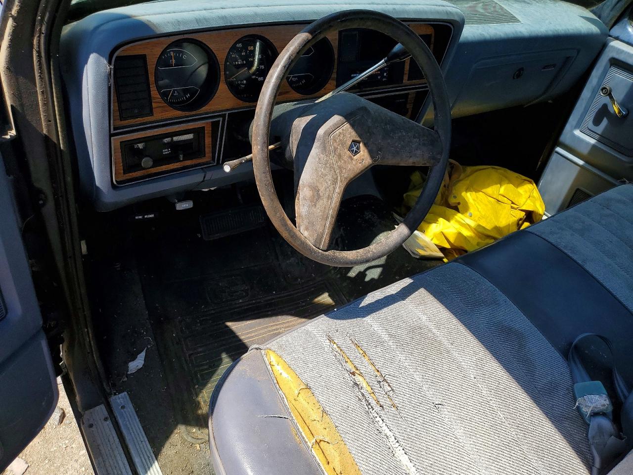 DODG RAM 100 1987 — 8