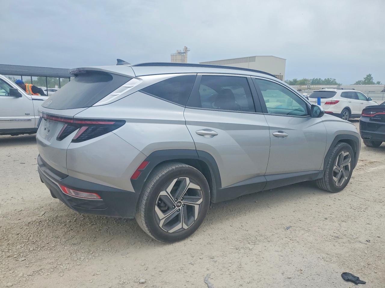 HYUNDAI TUCSON 2022 — 3