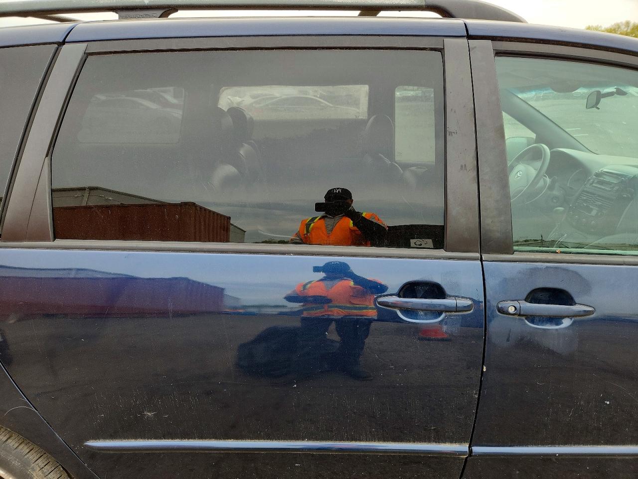TOYT SIENNA 2005 — 11