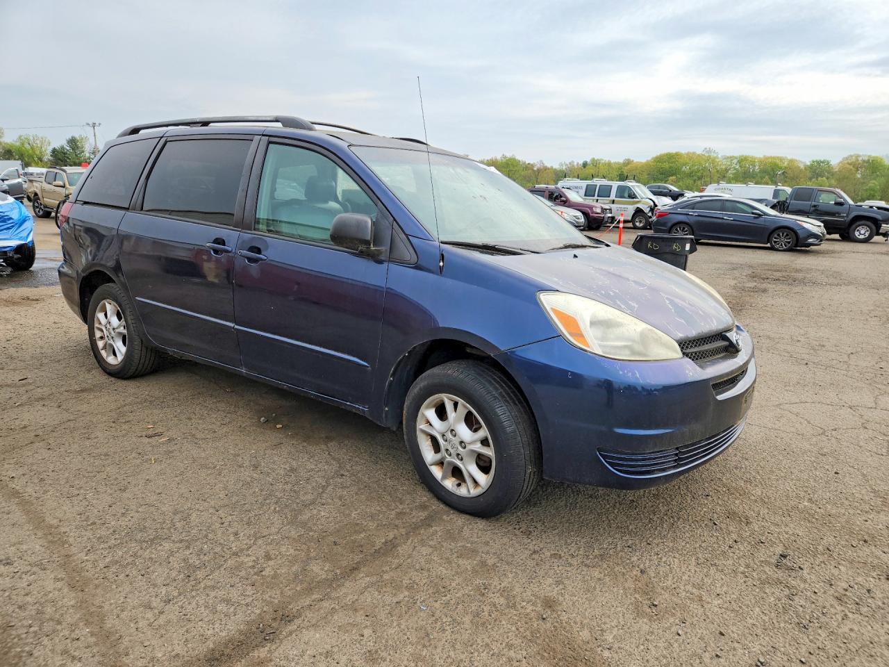 TOYT SIENNA 2005 — 4