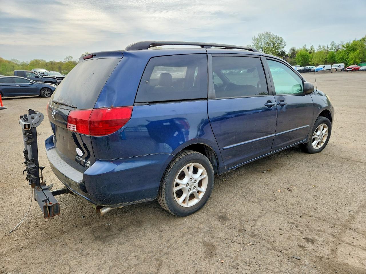 TOYT SIENNA 2005 — 3