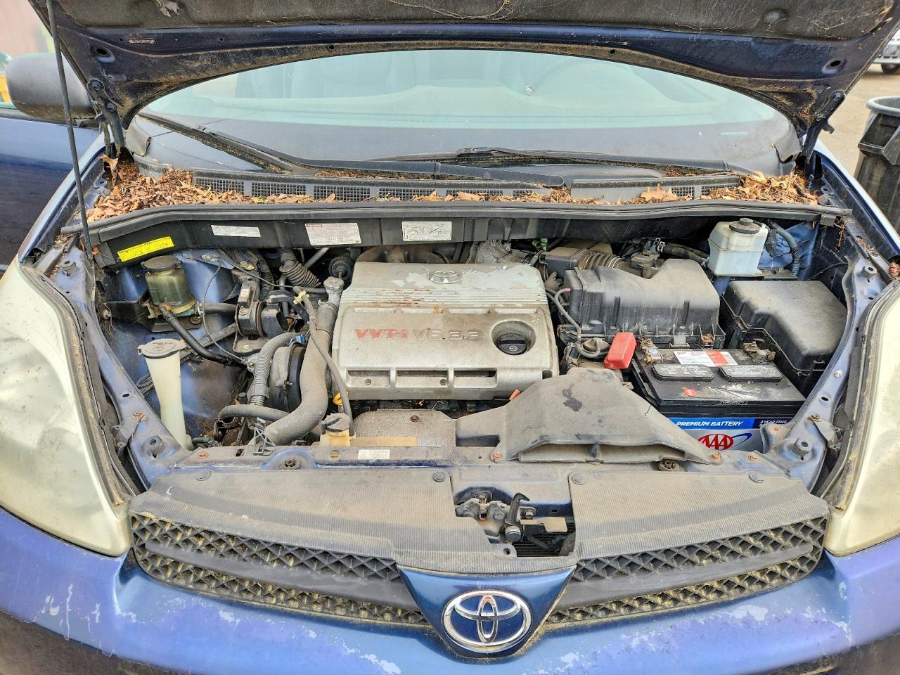 TOYT SIENNA 2005 — 12