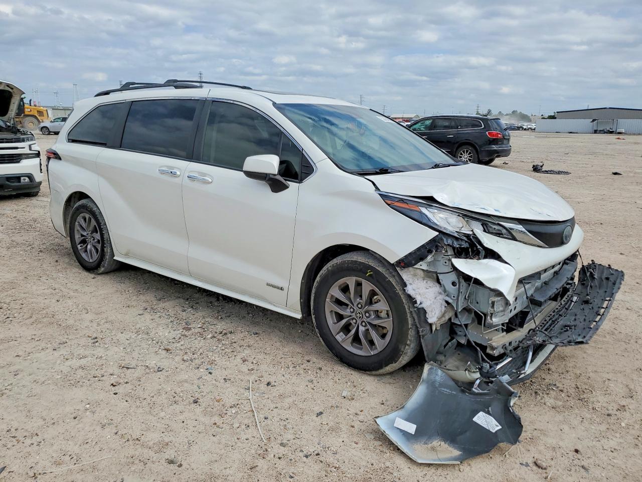 TOYOTA SIENNA 2021 — 4