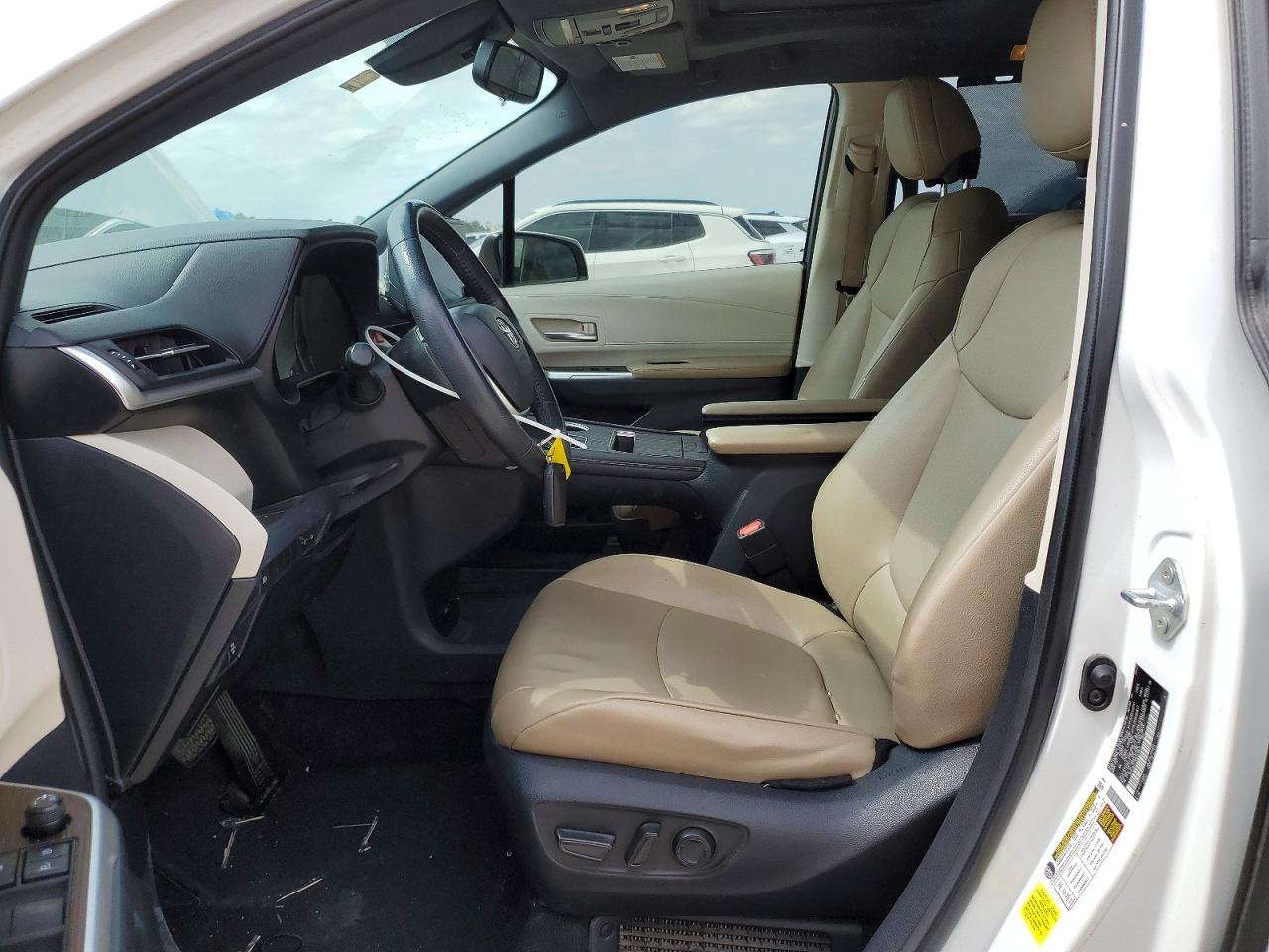 TOYOTA SIENNA 2021 — 7