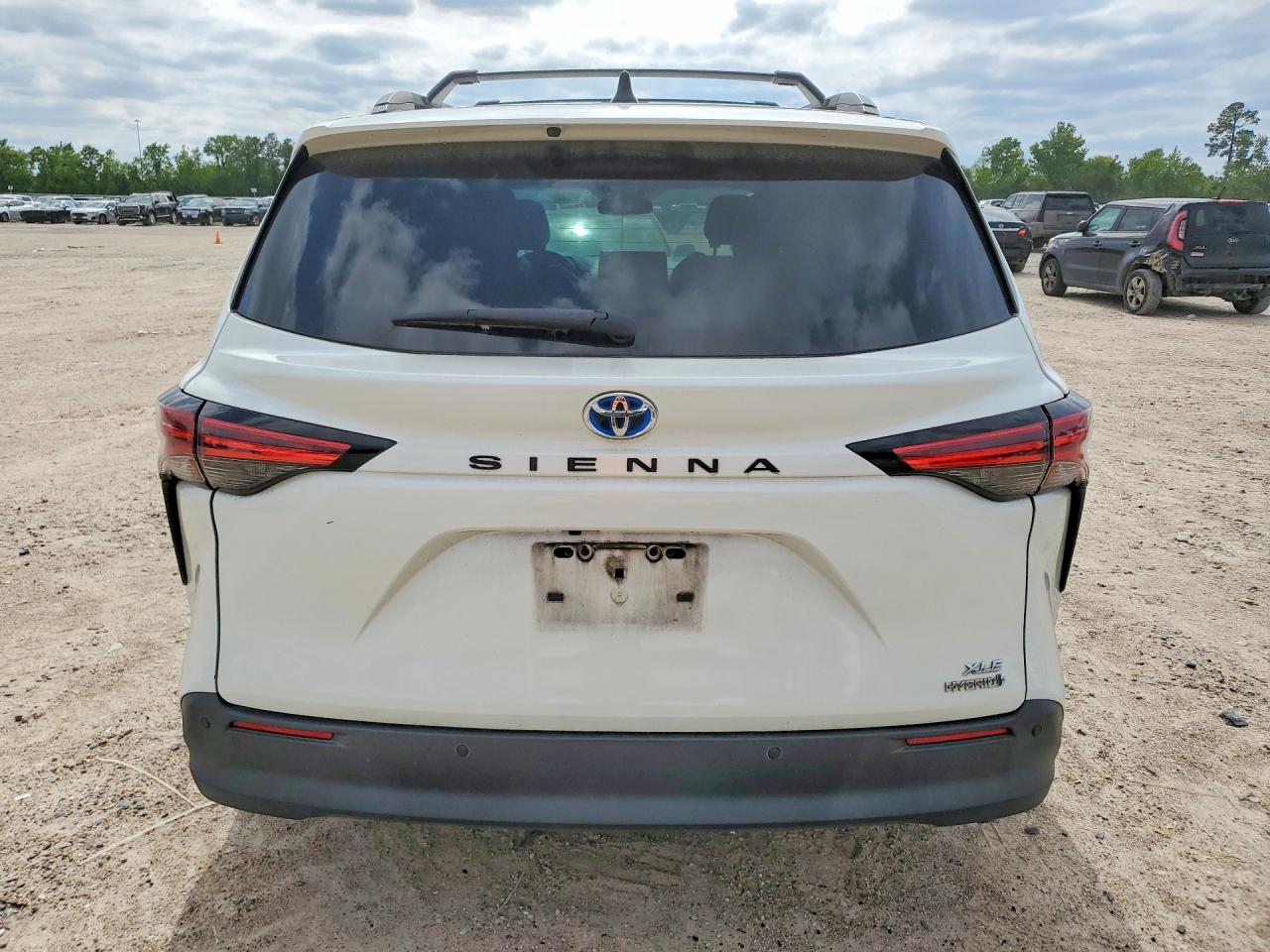 TOYOTA SIENNA 2021 — 6