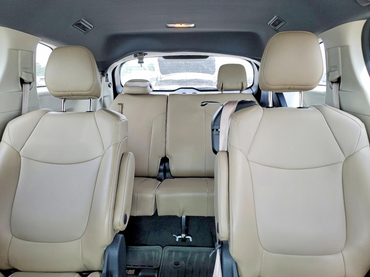 TOYOTA SIENNA 2021 — 10