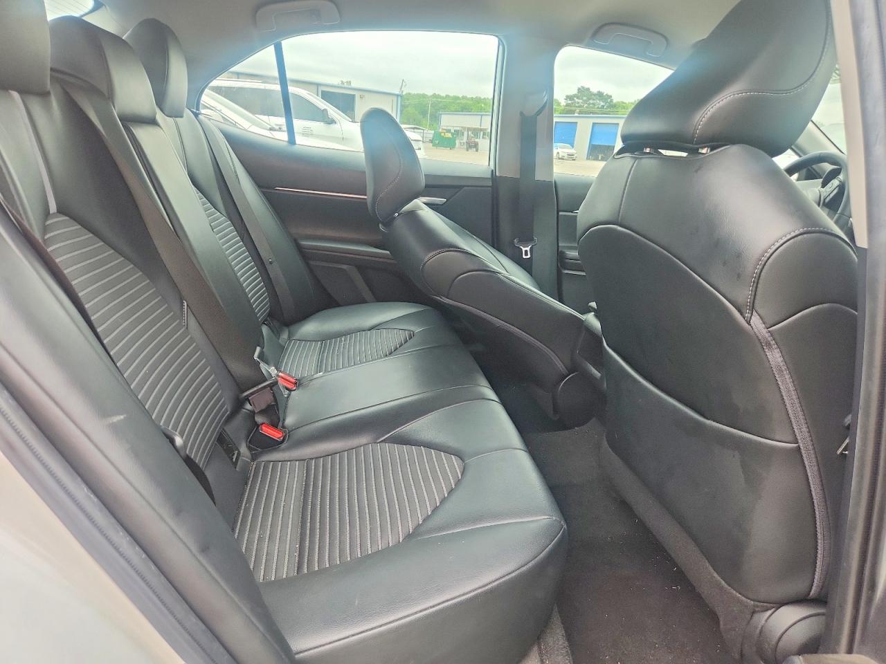 TOYOTA CAMRY 2022 — 10
