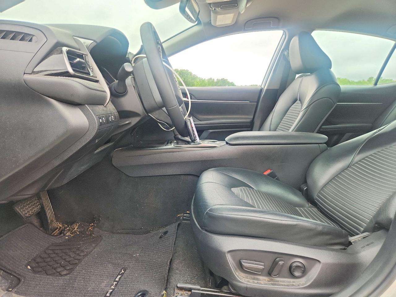 TOYOTA CAMRY 2022 — 7