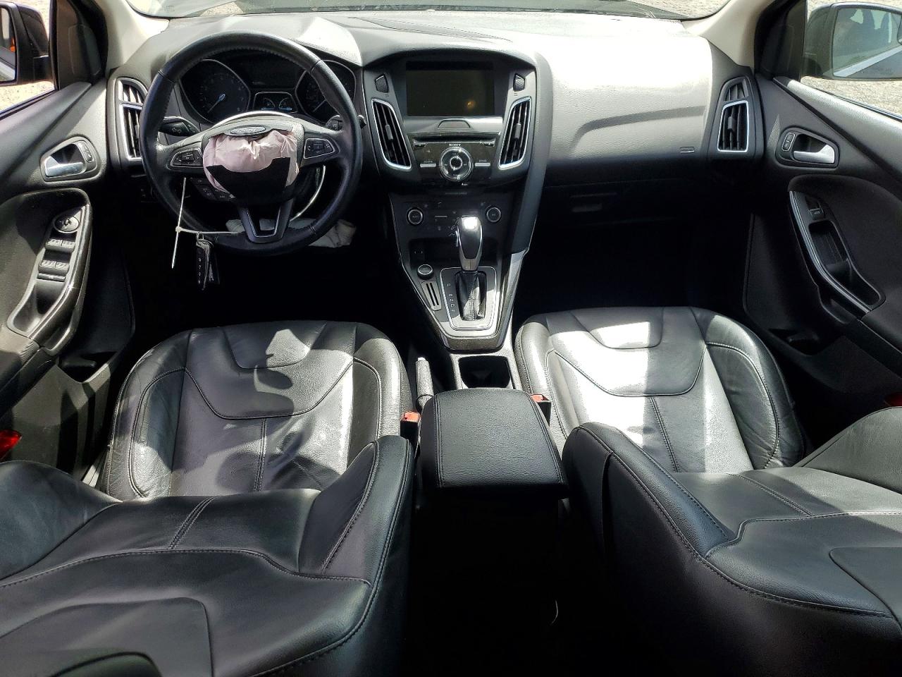FORD FOCUS 2016 — 8