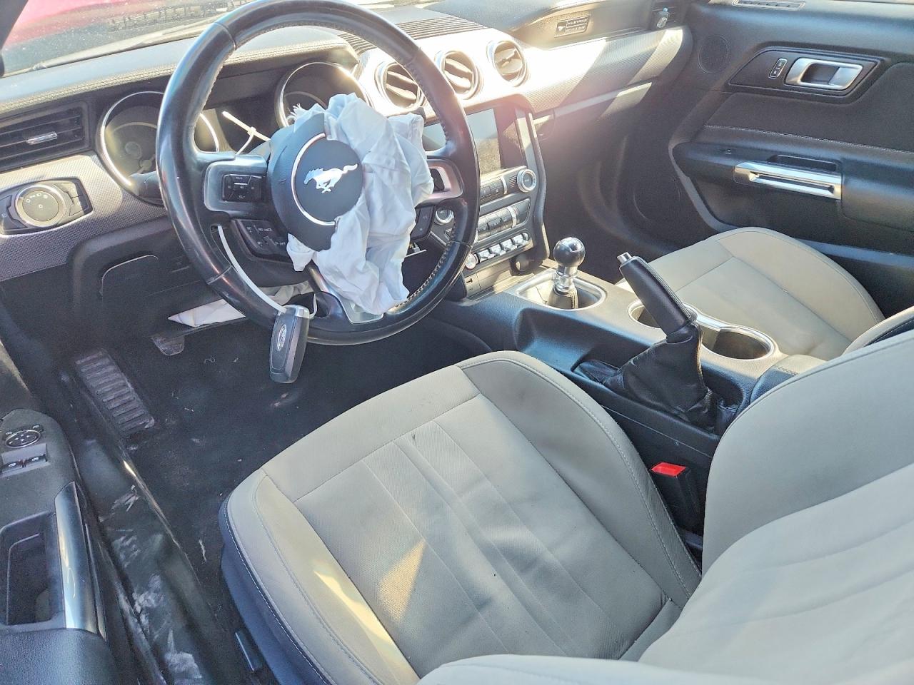 FORD MUSTANG 2020 — 8